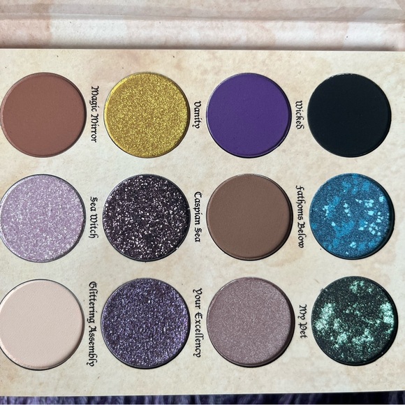 Disney Villains Eyeshadow Palette by Besame - Picture 1 of 15